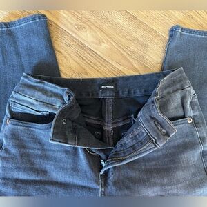 Express cropped skinny jeans, size M.